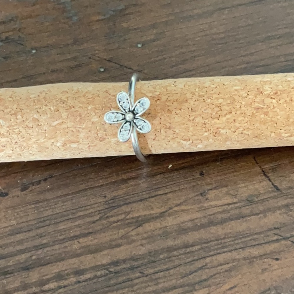 Pandora cubicle zirconia daisy ring
